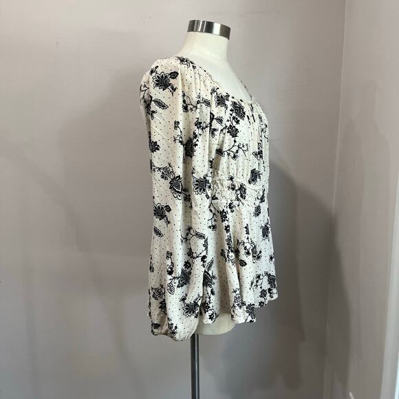 Torrid Peasant Blouse Size 2 Smocked Waist Long Sleeve Floral Black White - Picture 3 of 10